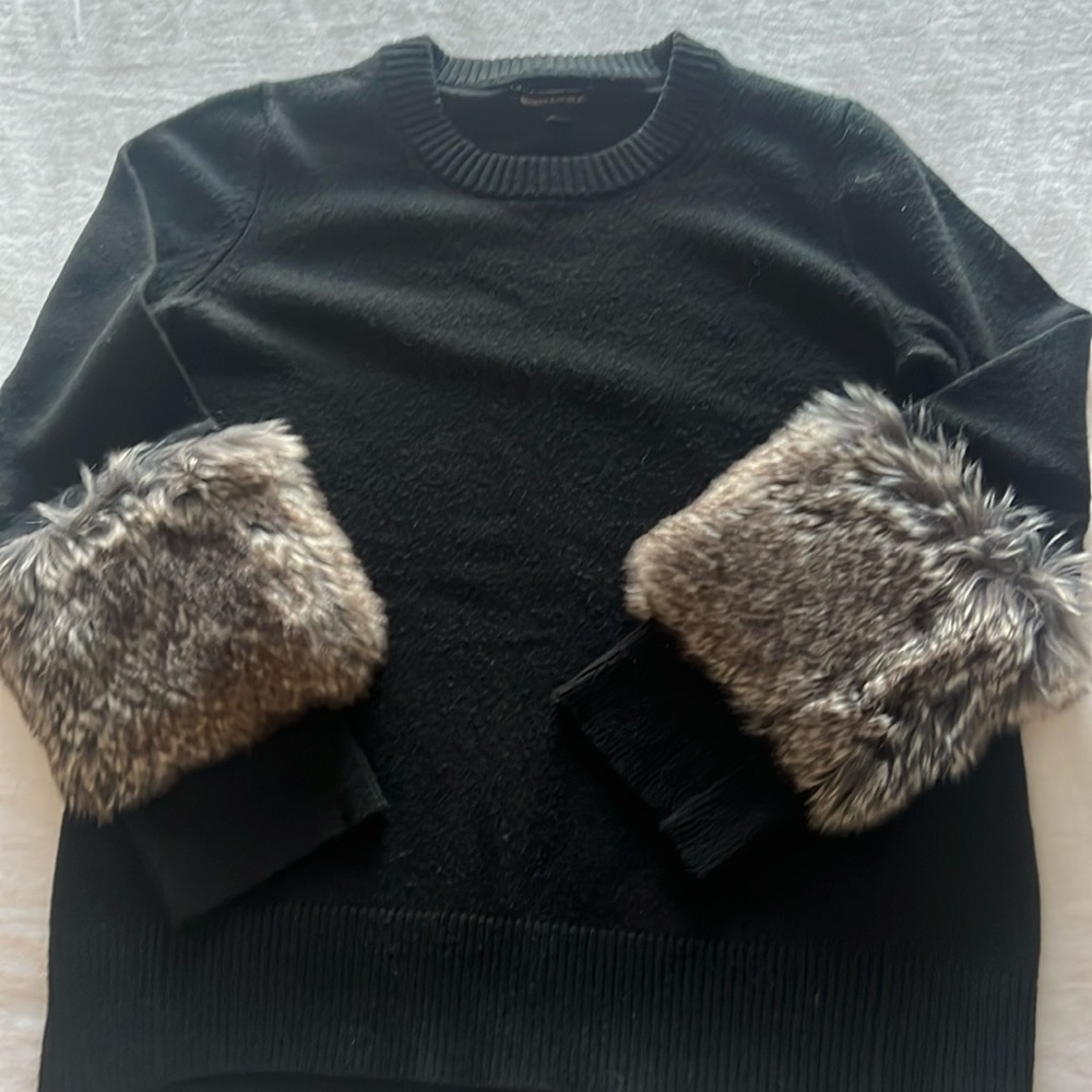 Banana Republic cotton crewneck sweater faux fur at sleeves